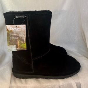 BearPaw Emma Short shearling boots. Size 9